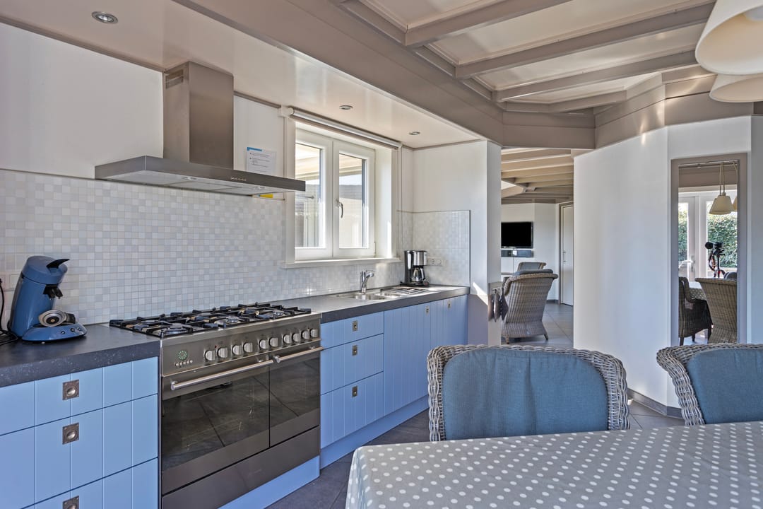 Photo 11 of Branding 43