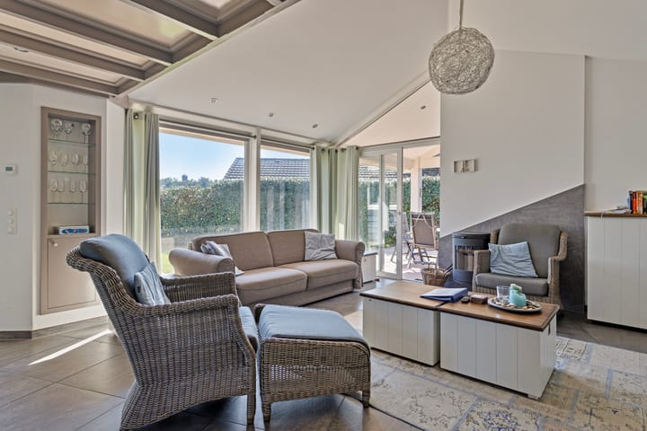 Photo 13 of Branding 43