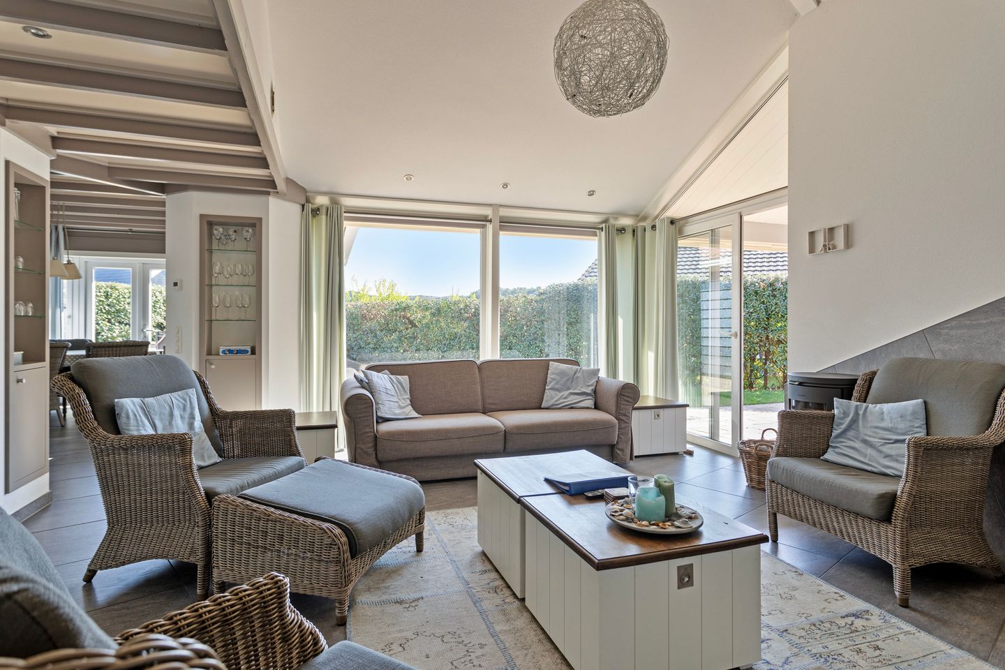 Photo 14 of Branding 43