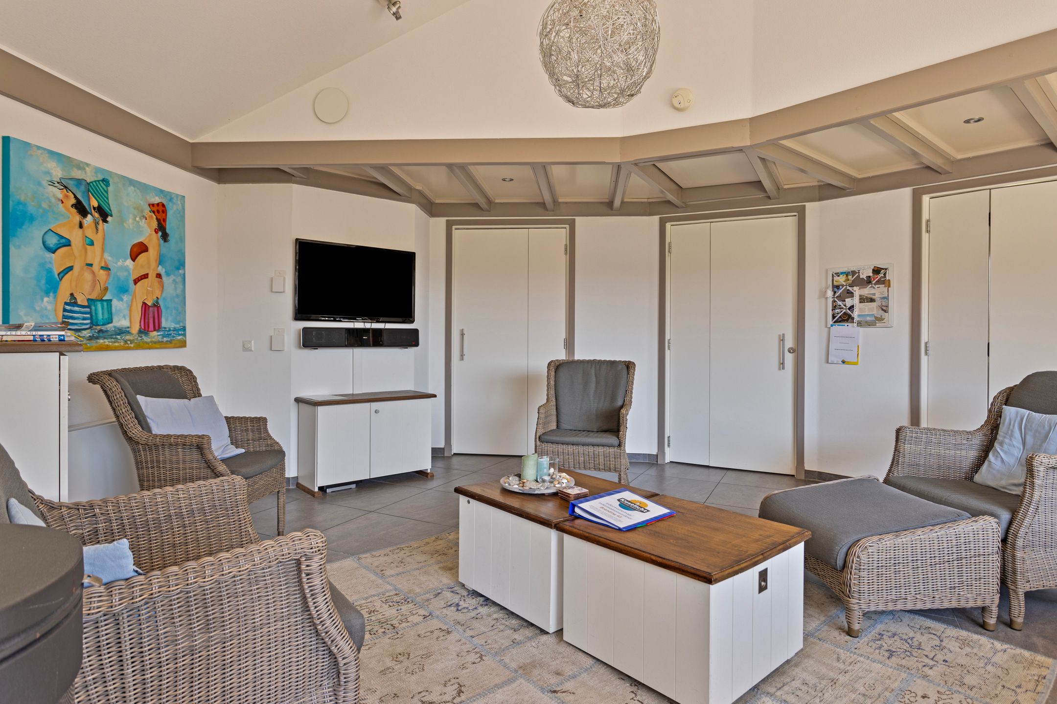 Photo 15 of Branding 43