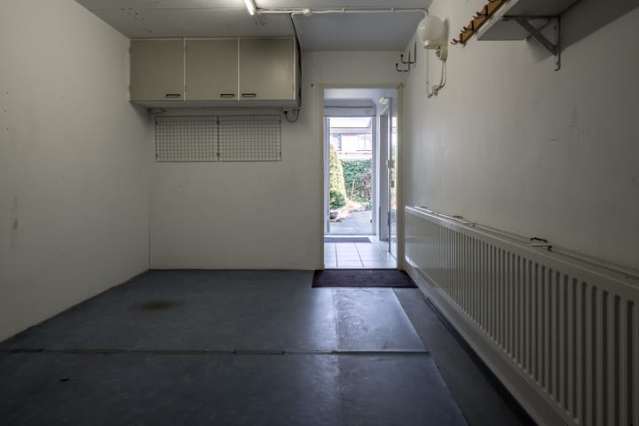 Photo 32 of Akker 58