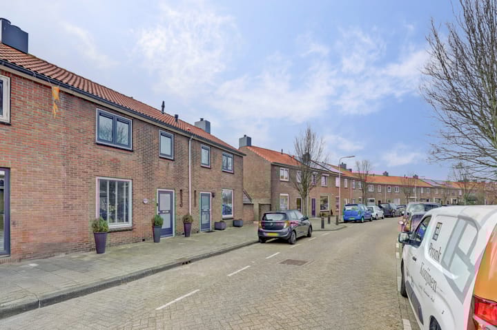 Foto 18 van Julianastraat 8