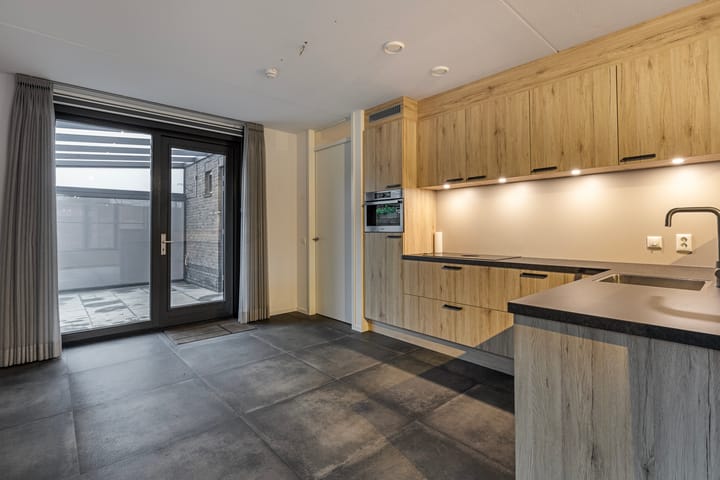 Photo 14 of Raadhuisplein 55