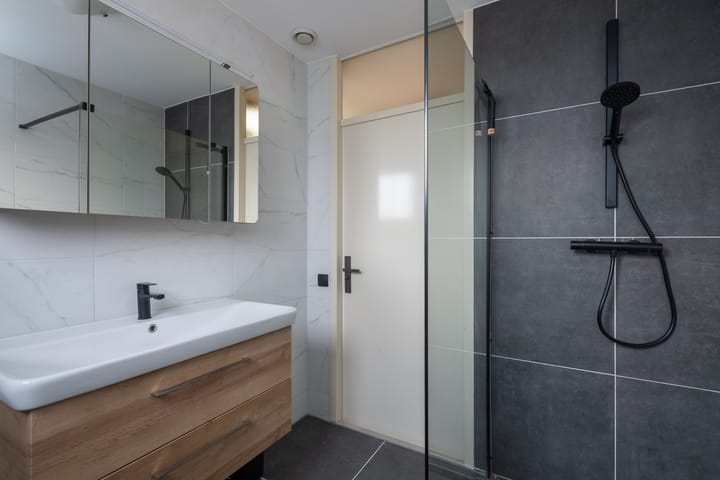 Foto 16 van Van Leeuwenhoekstraat 114