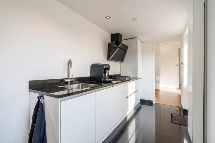 Photo 11 of Mgr. Broerestraat 4