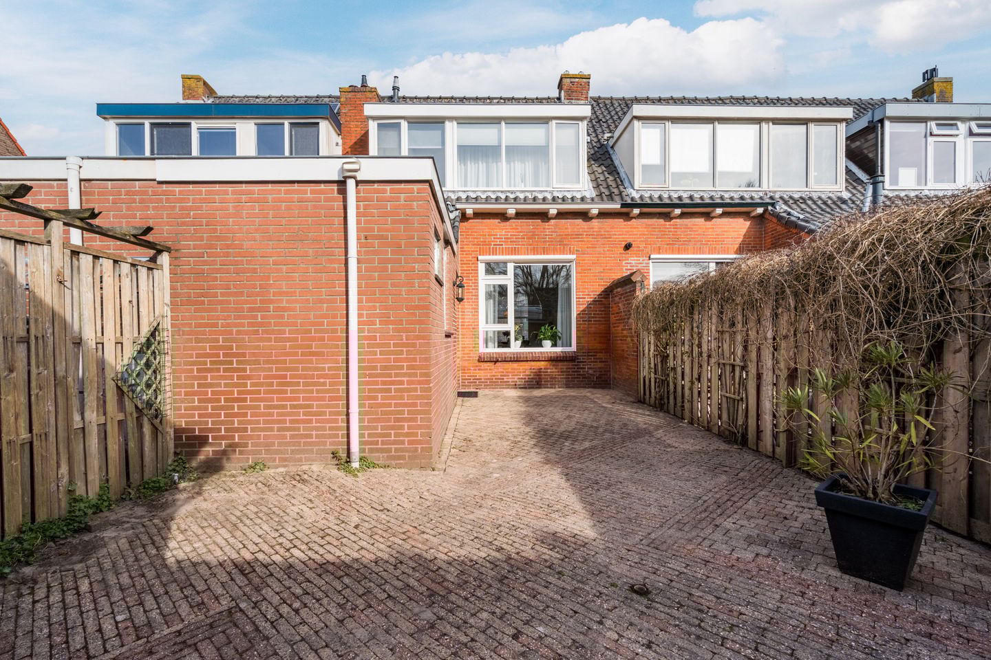 Foto 25 van Mgr. Broerestraat 4