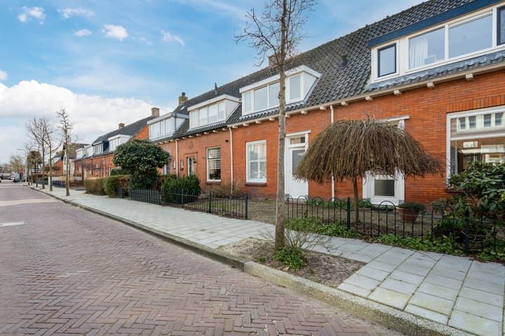 Photo 31 of Mgr. Broerestraat 4