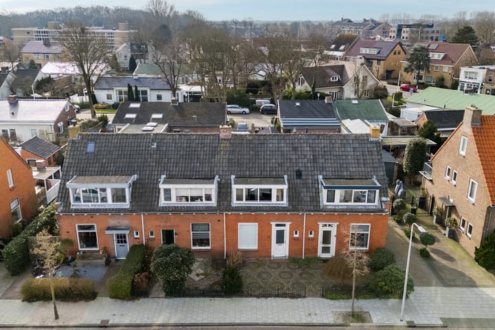 Photo 33 of Mgr. Broerestraat 4