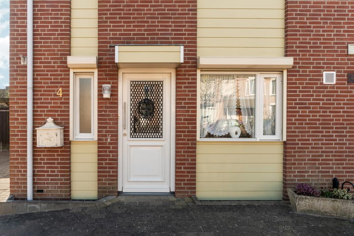 Photo 9 of Eekhoornstraat 4