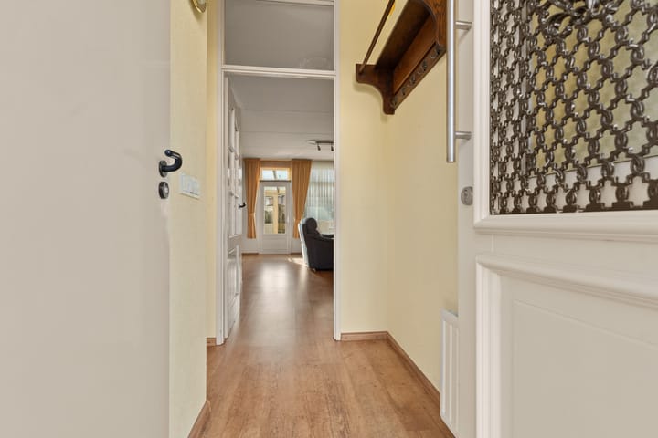 Photo 10 of Eekhoornstraat 4