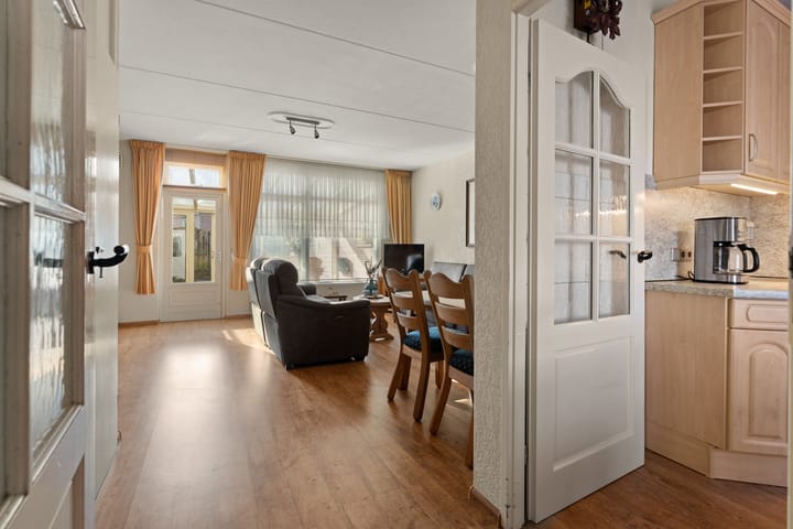 Photo 11 of Eekhoornstraat 4