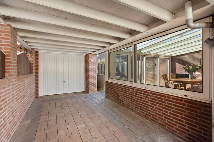 Photo 40 of Eekhoornstraat 4