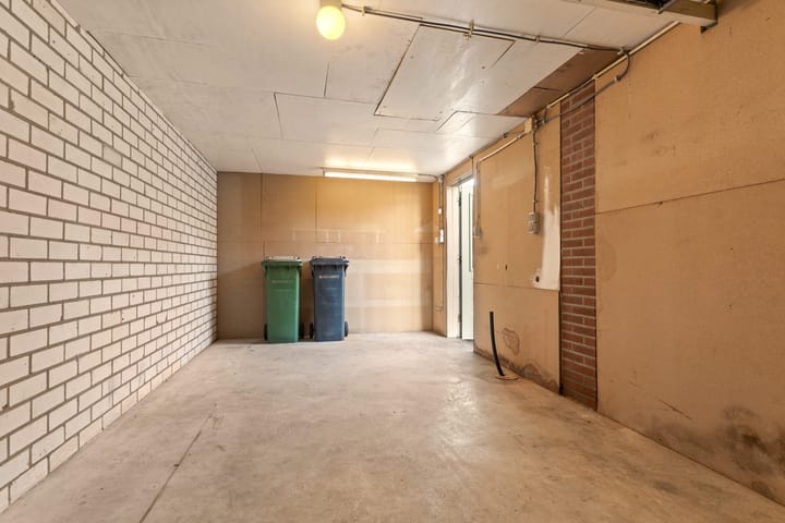 Photo 42 of Eekhoornstraat 4