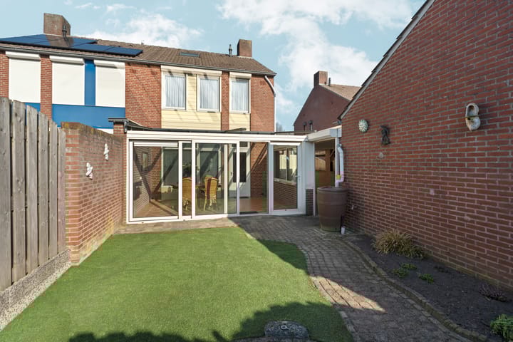 Photo 48 of Eekhoornstraat 4