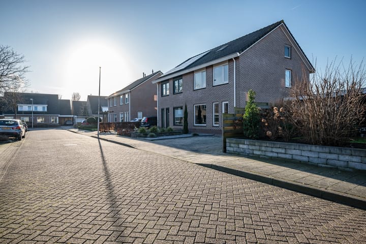 Foto 38 van Lijsterbeslaan 2