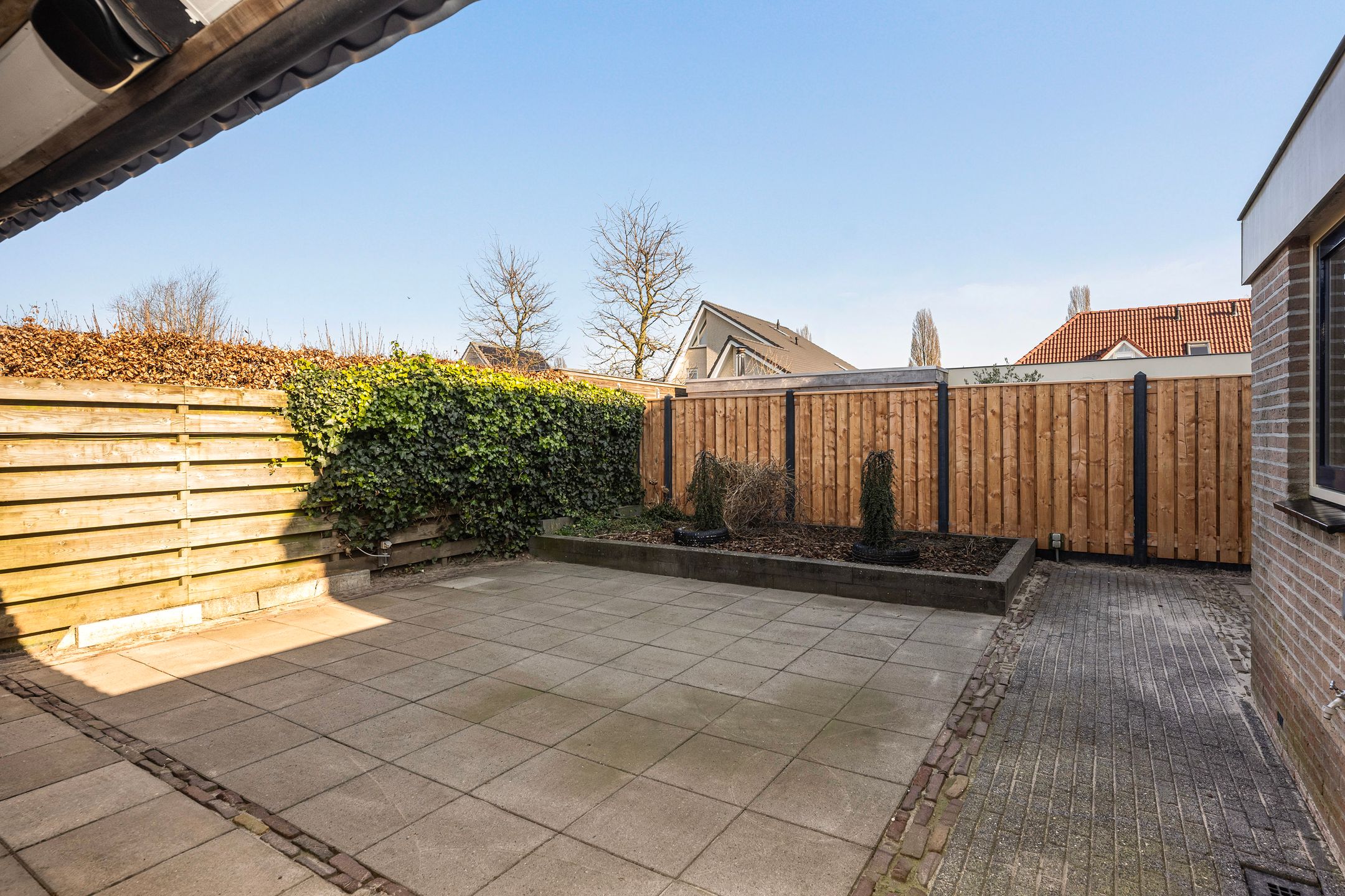 Photo 30 of Wicherserf 16