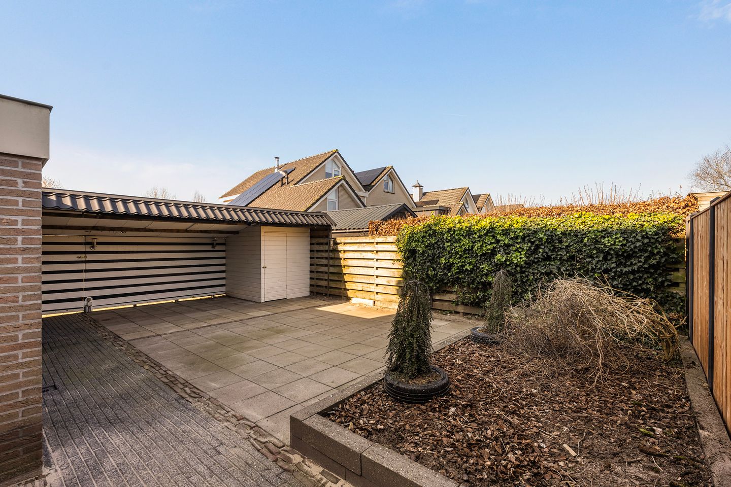 Photo 29 of Wicherserf 16