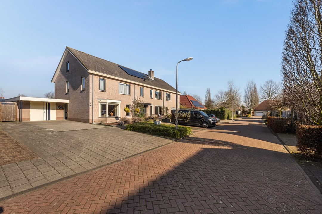 Photo 32 of Wicherserf 16