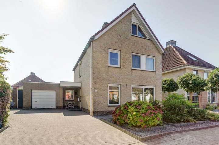 Foto 1 van Burgemeester C Koertstraat 1