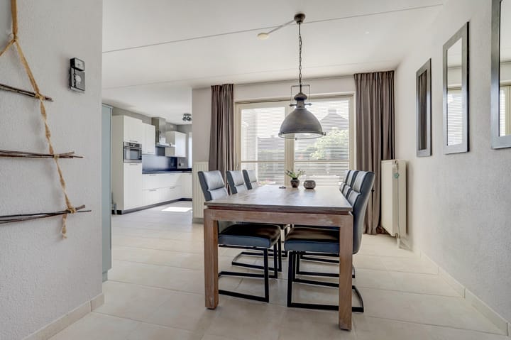 Foto 15 van Burgemeester C Koertstraat 1