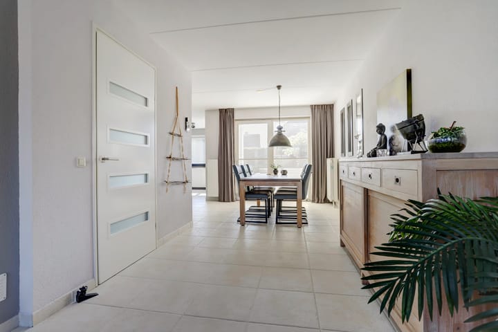 Foto 16 van Burgemeester C Koertstraat 1