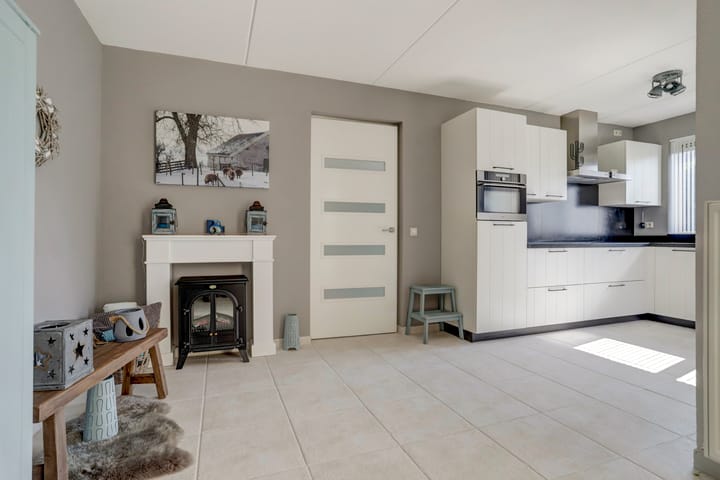 Foto 18 van Burgemeester C Koertstraat 1