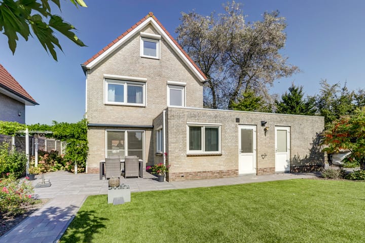 Foto 41 van Burgemeester C Koertstraat 1