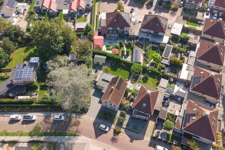 Foto 49 van Burgemeester C Koertstraat 1