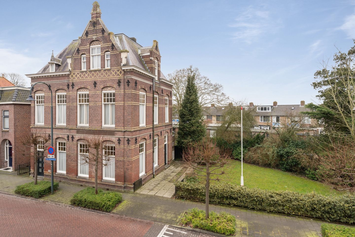 Foto 4 van Van Bergenplein 68