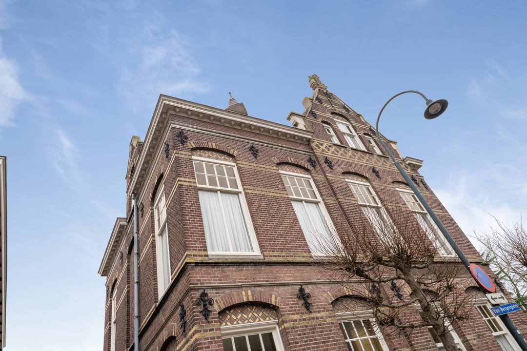 Foto 76 van Van Bergenplein 68