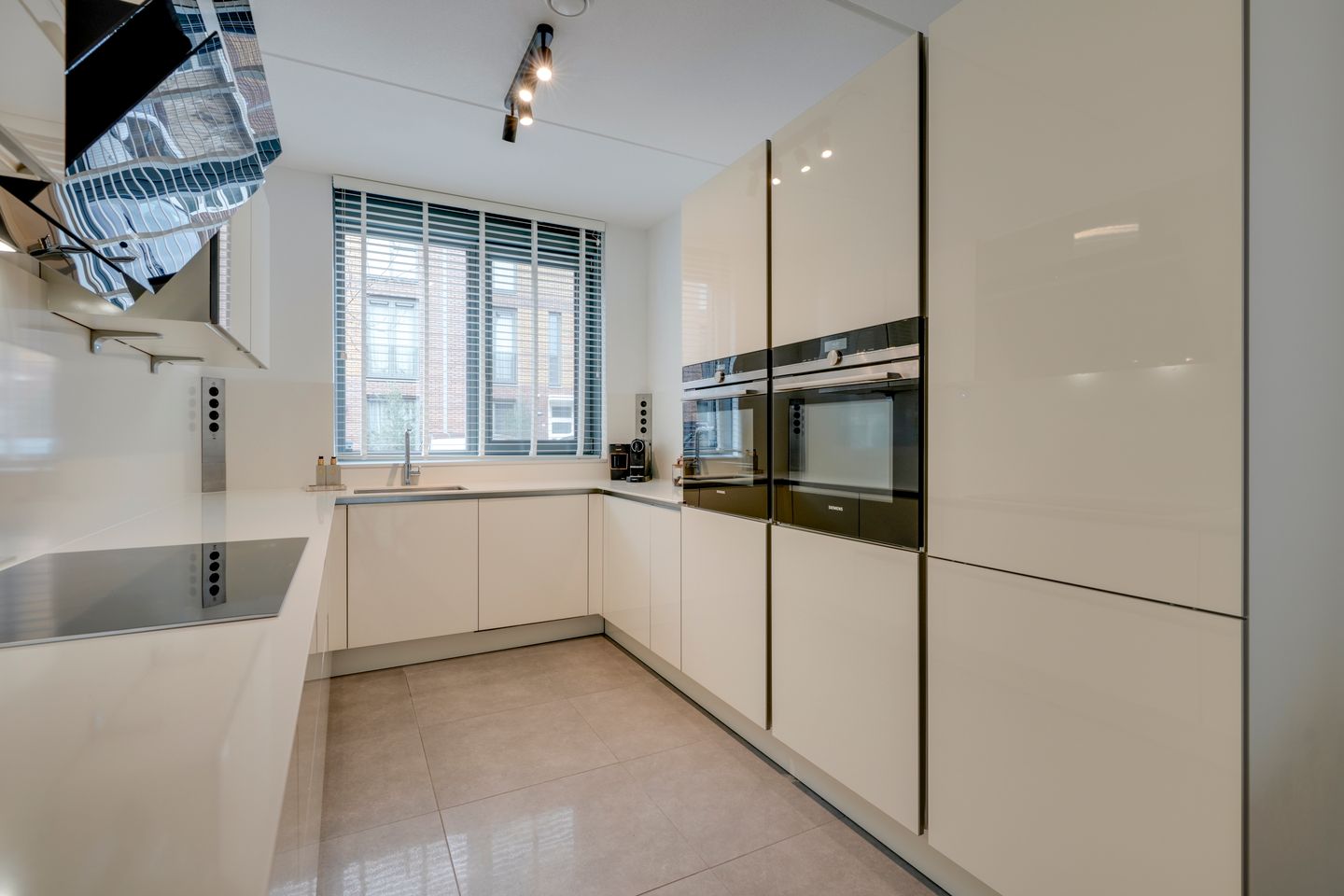 Foto 20 van John Coltranestraat 8