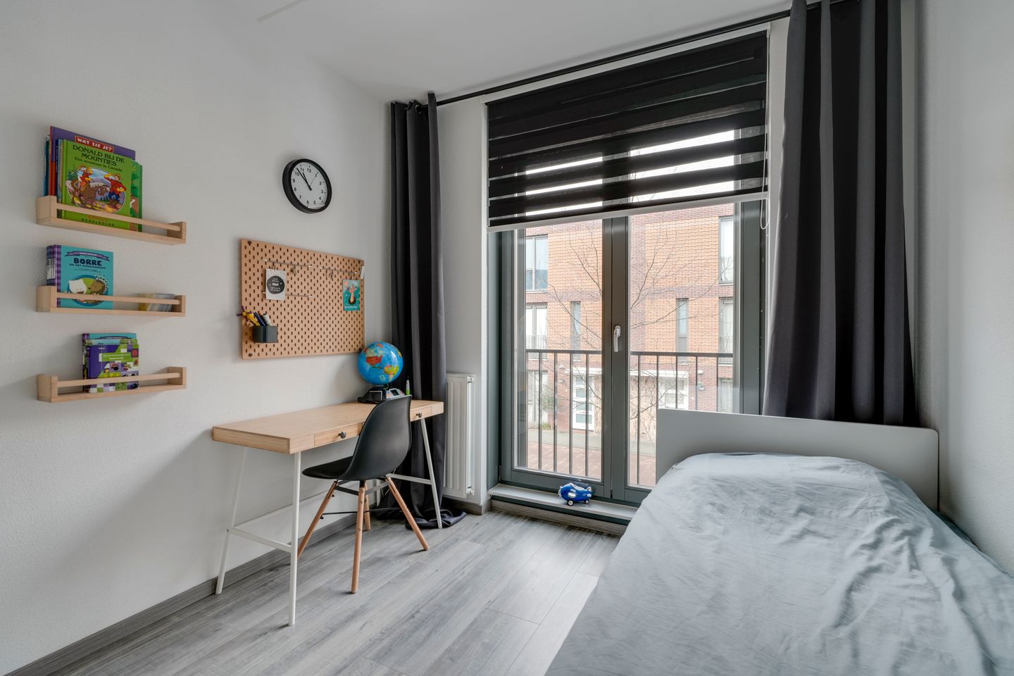 Foto 25 van John Coltranestraat 8