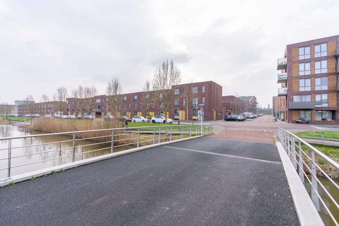 Foto 37 van John Coltranestraat 8