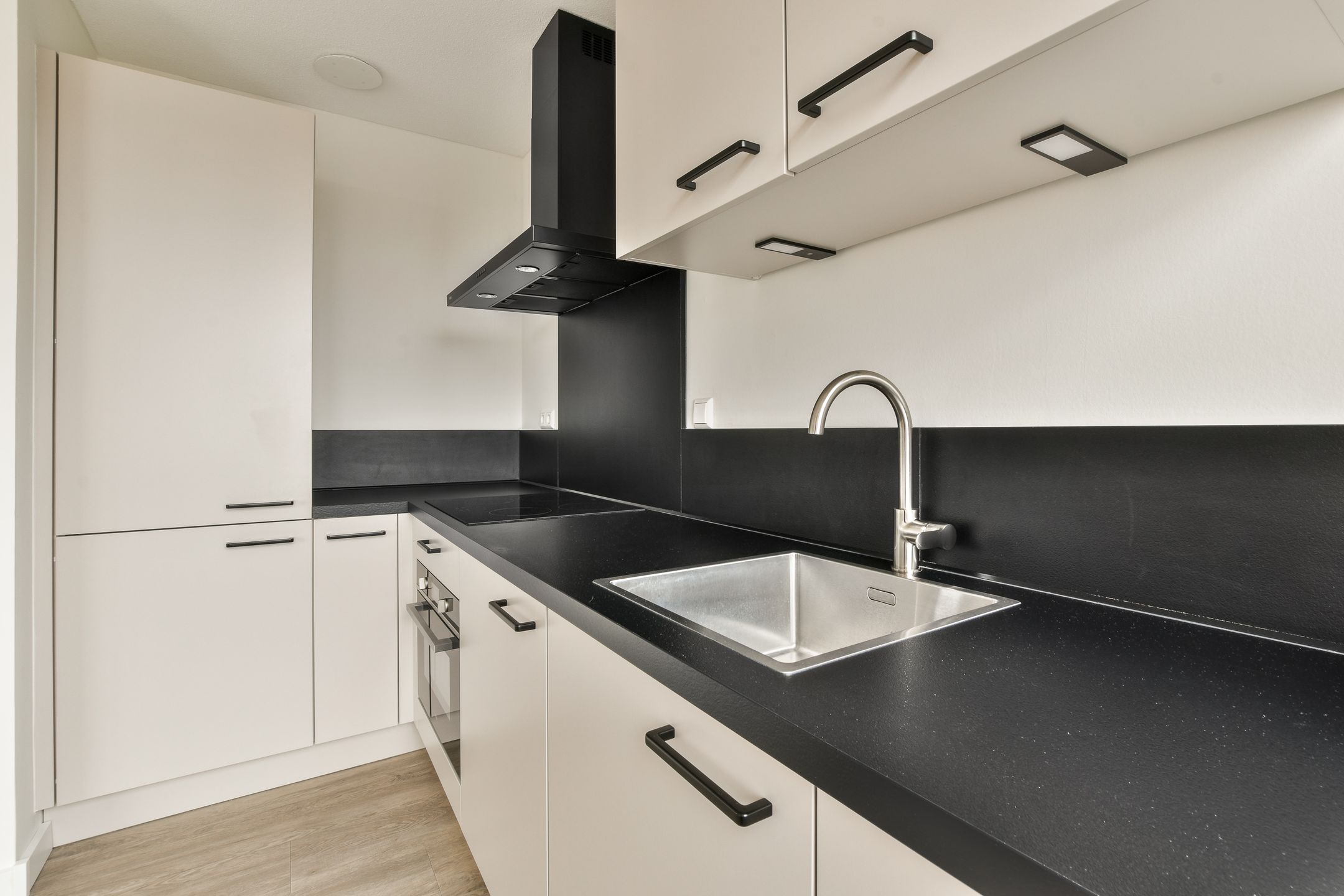 Photo 9 of Arent Janszoon Ernststraat 795-A