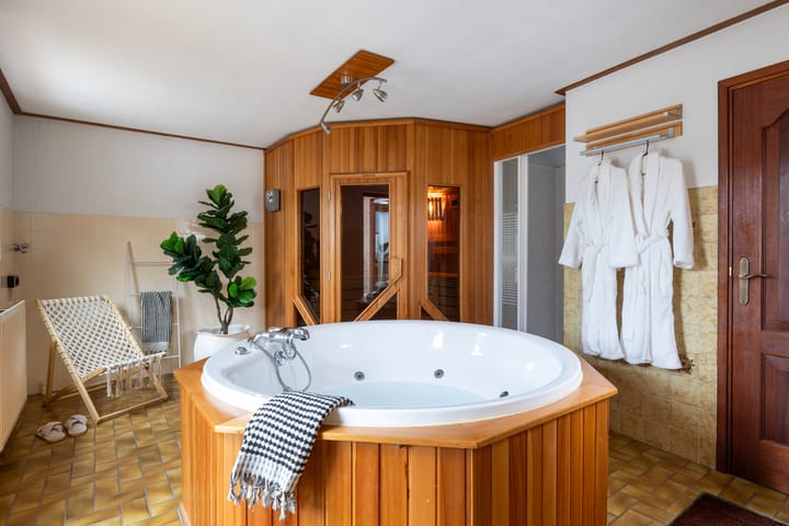 Photo 29 of Reewal 4