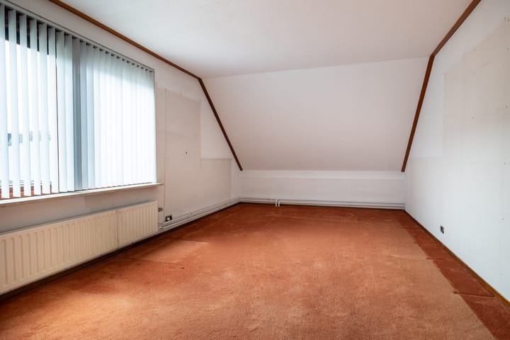 Photo 36 of Reewal 4