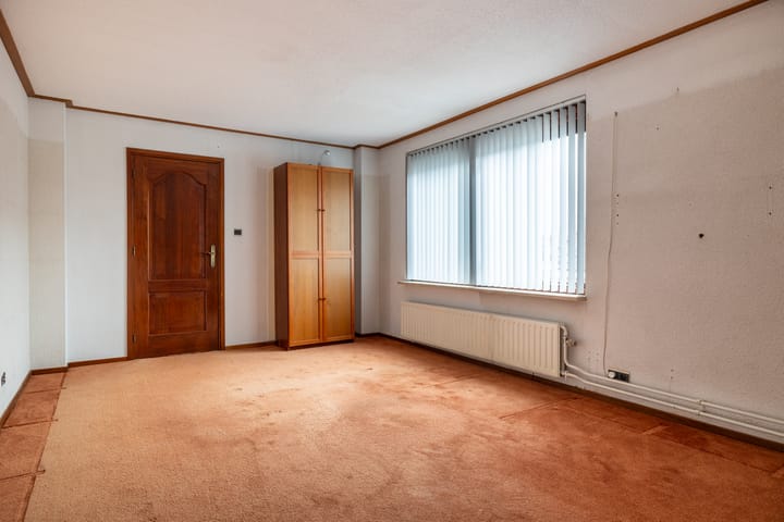 Photo 37 of Reewal 4