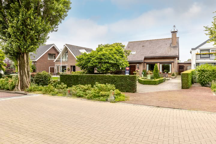 Photo 44 of Reewal 4