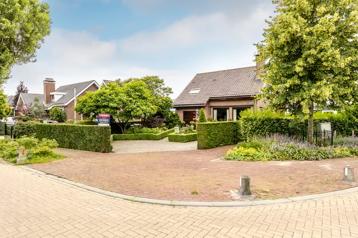 Photo 45 of Reewal 4