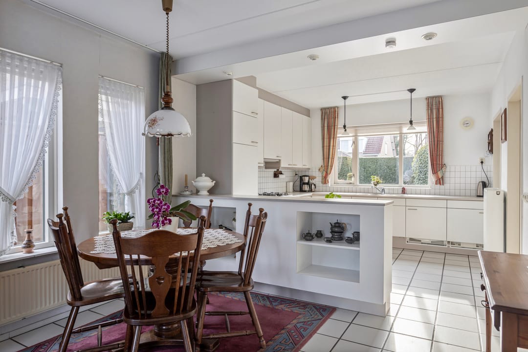 Foto 11 van Herman van Velzenstraat 10