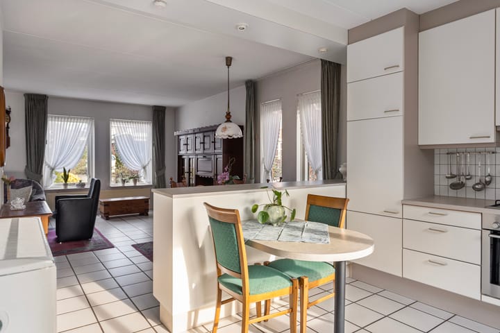 Foto 14 van Herman van Velzenstraat 10