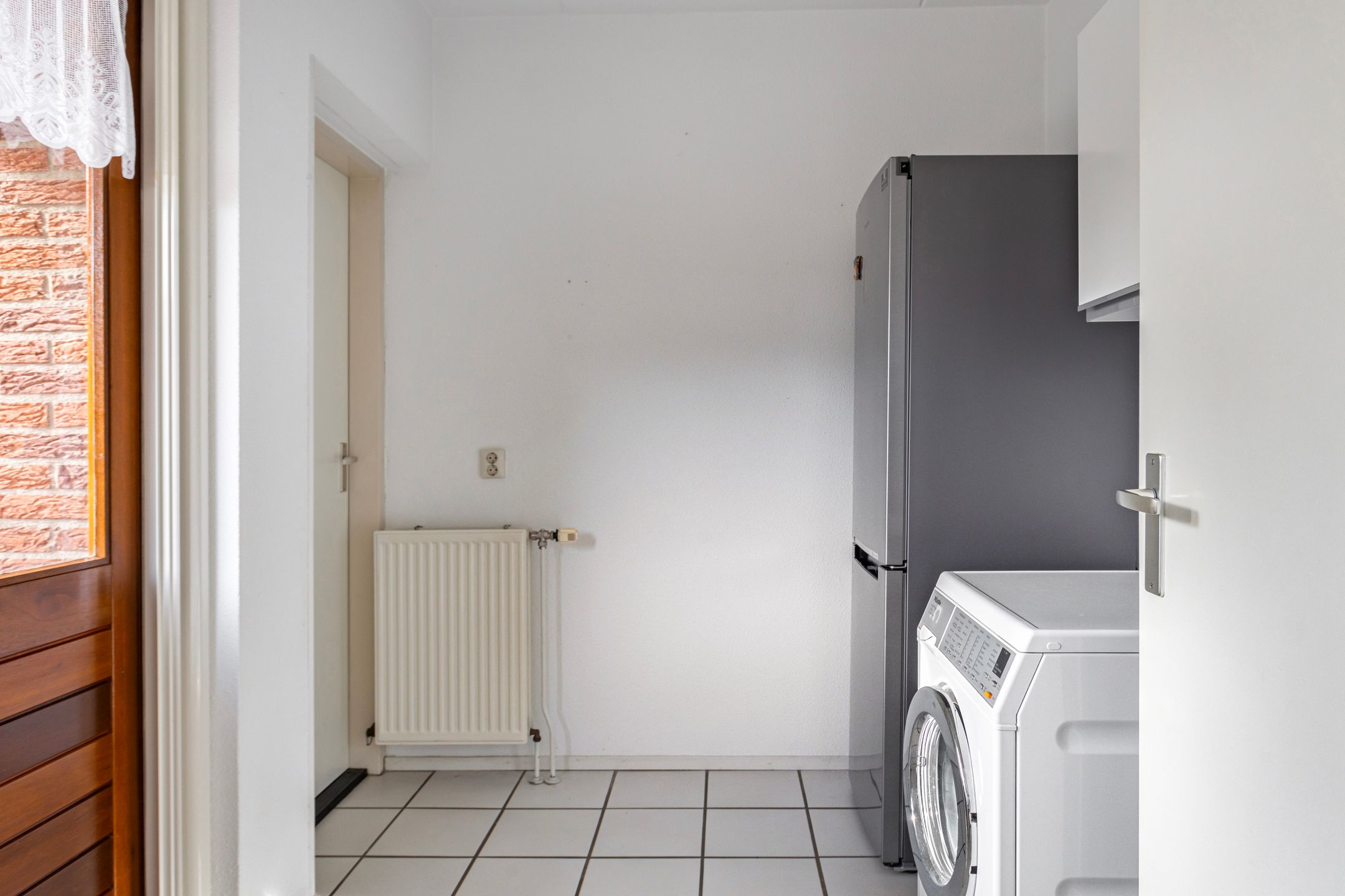 Foto 15 van Herman van Velzenstraat 10