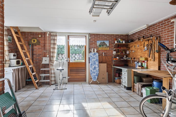 Foto 17 van Herman van Velzenstraat 10