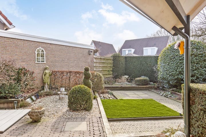 Foto 29 van Herman van Velzenstraat 10