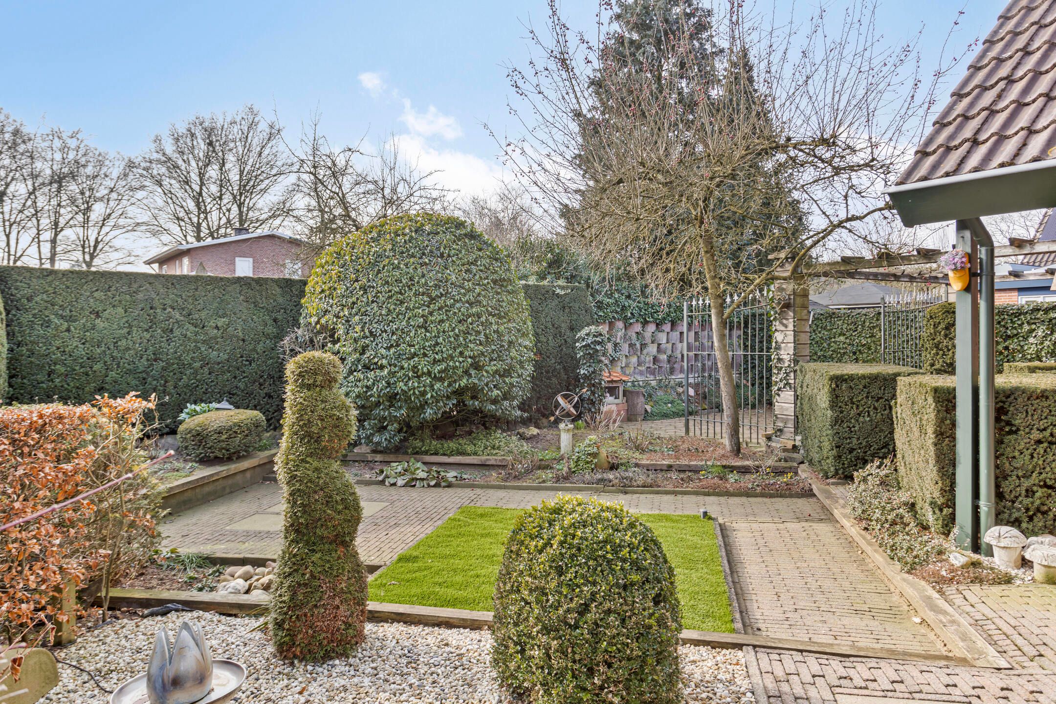 Foto 30 van Herman van Velzenstraat 10