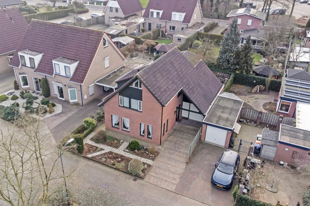 Foto 37 van Herman van Velzenstraat 10