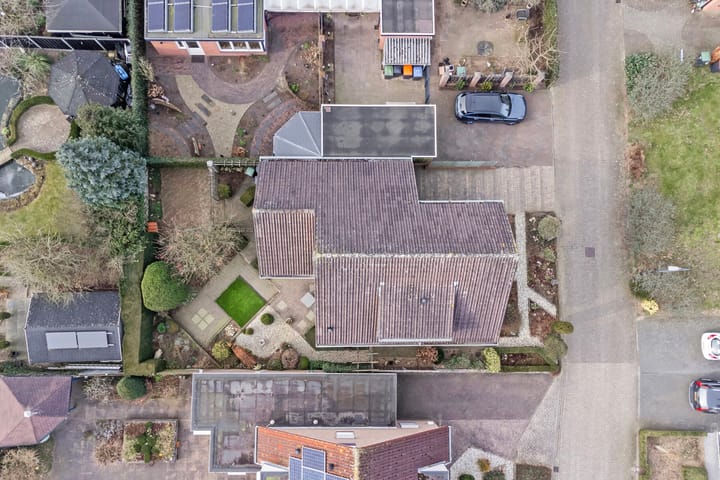 Foto 42 van Herman van Velzenstraat 10