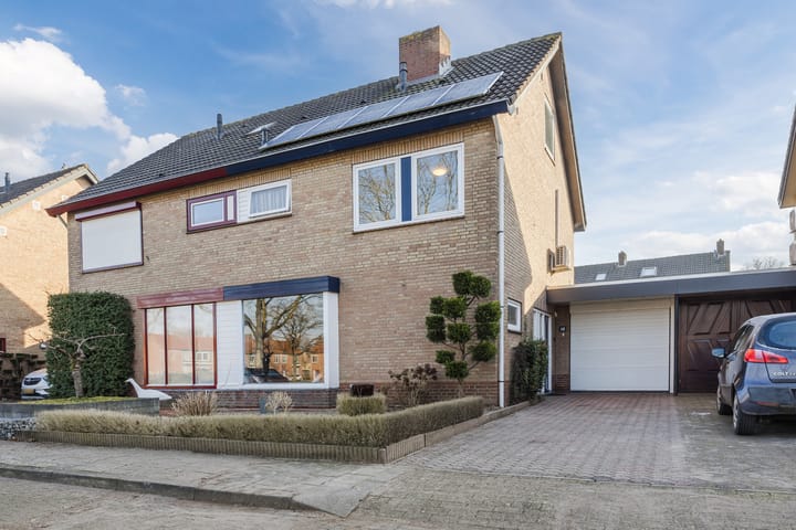 Koopwoningen - huizen te koop in [Funda]