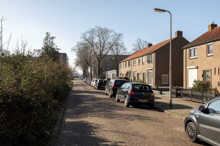 Foto 20 van Ruysdaelstraat 48