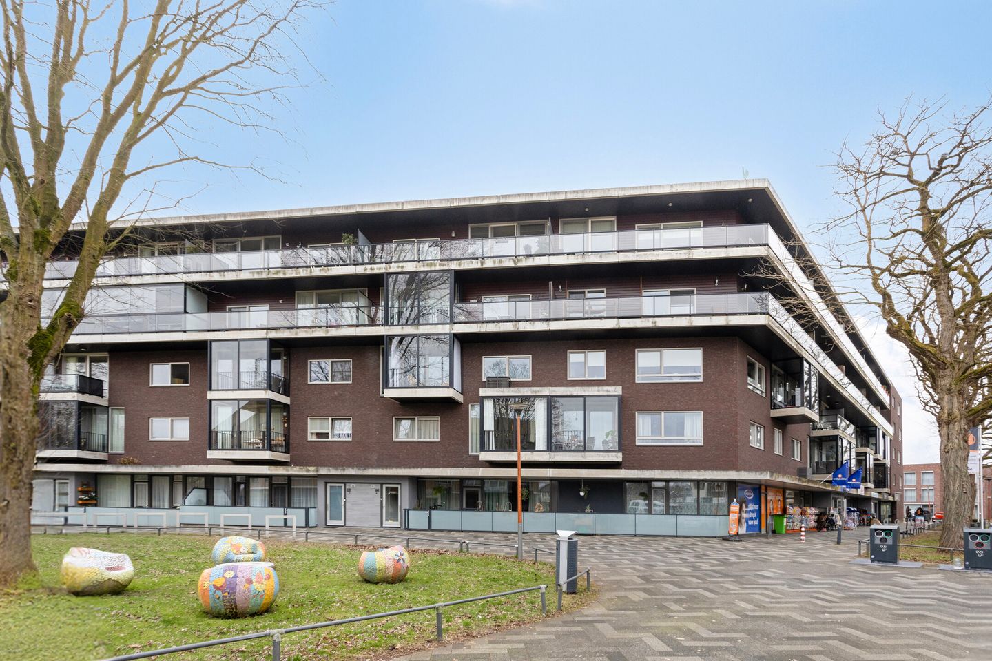 Foto 1 van Banier 69